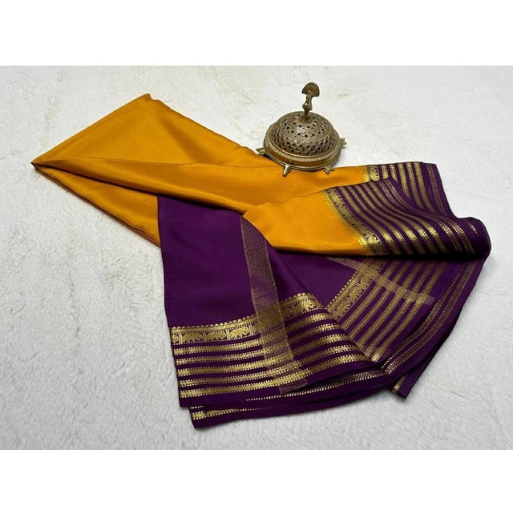 Women's Crepe Chit Pallu Solid Saree — Gold