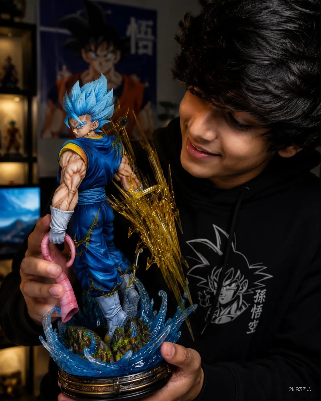Vegito Super Saiyan Statue
