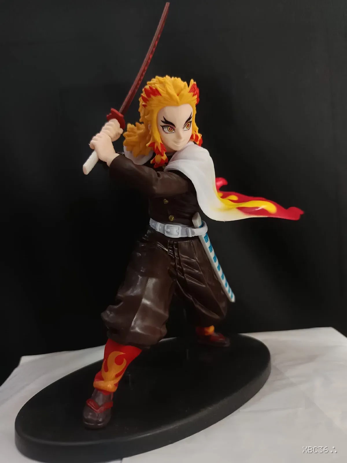 Kyojuro Rengoku – Flame Hashira Battle Stance Figure (Demon Slayer)