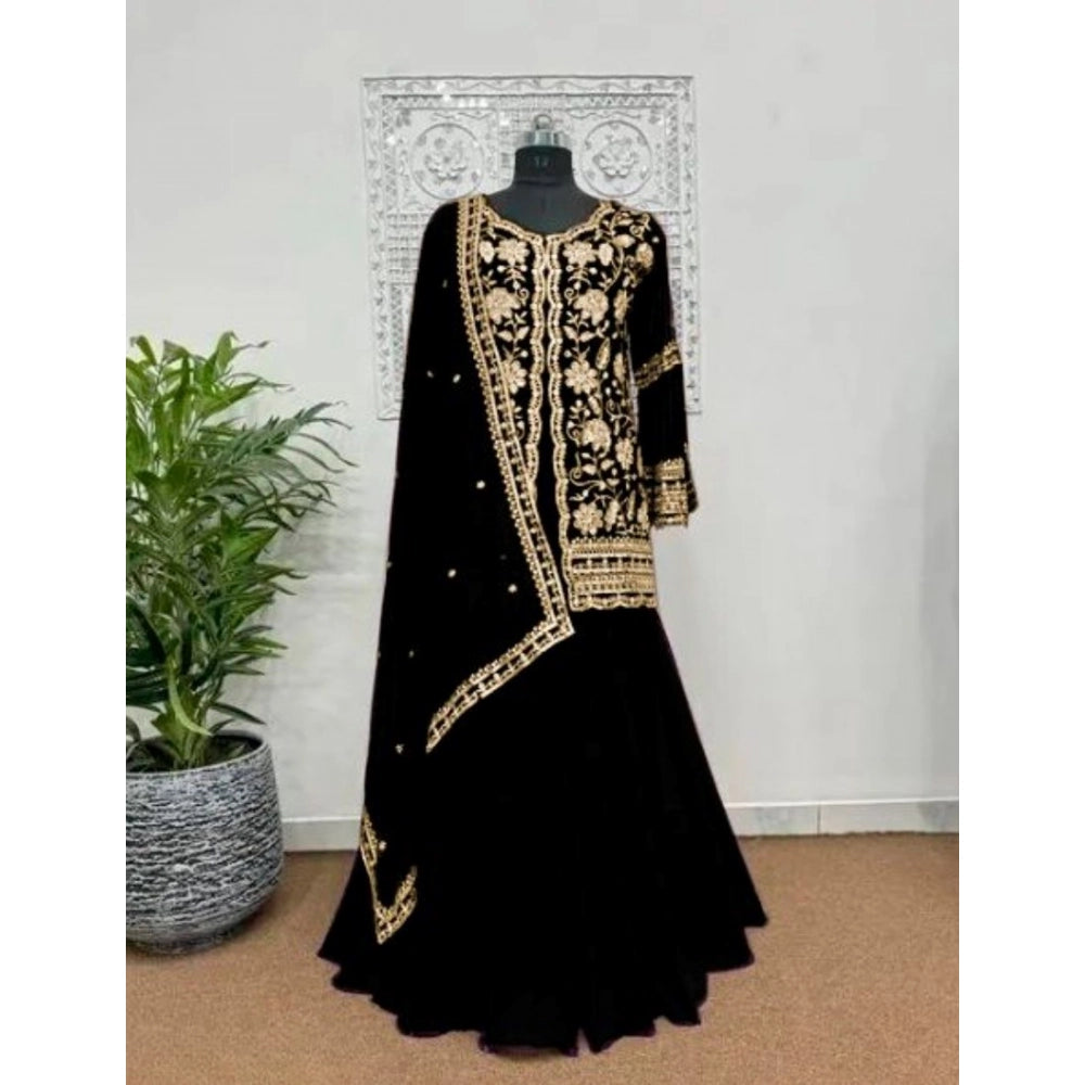 Women's Georgette Embroidery 3-4th Sleeve V-Neck Kurti — Black
