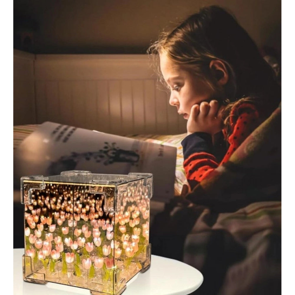 Cube Tulip Lamp