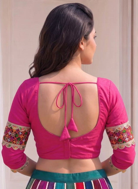 Women's Cotton Blend Embroidered 3/4 Sleeve V-Neck Padded Readymade — Pink