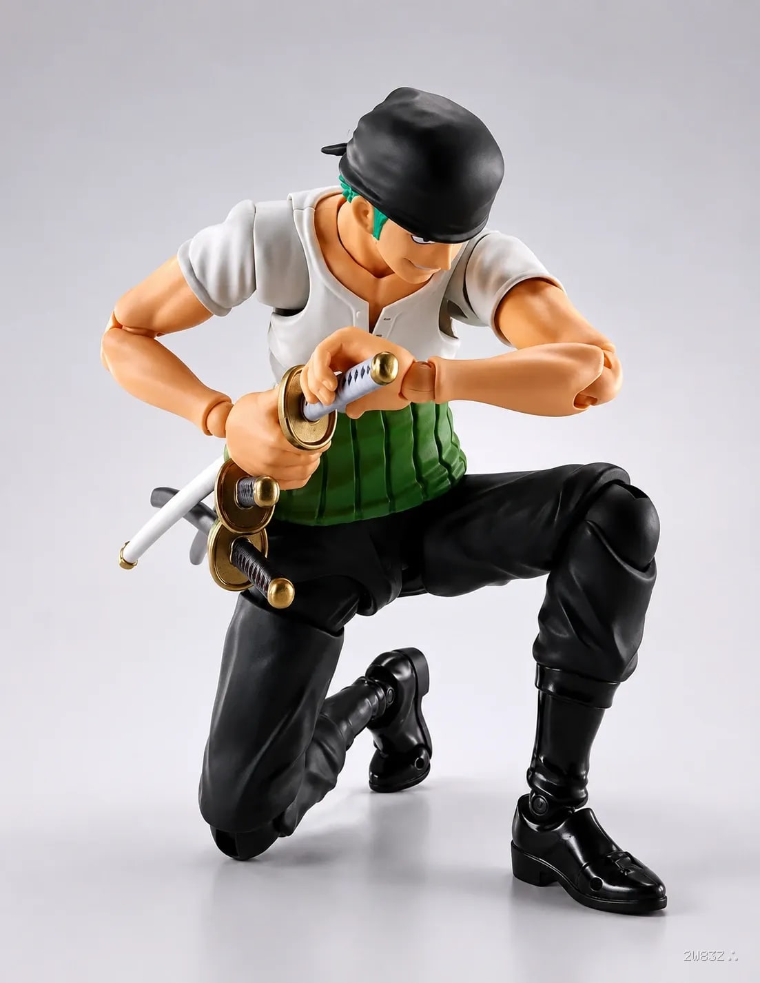 S.H. Figuarts Roronoa Zoro Romance Dawn Figure