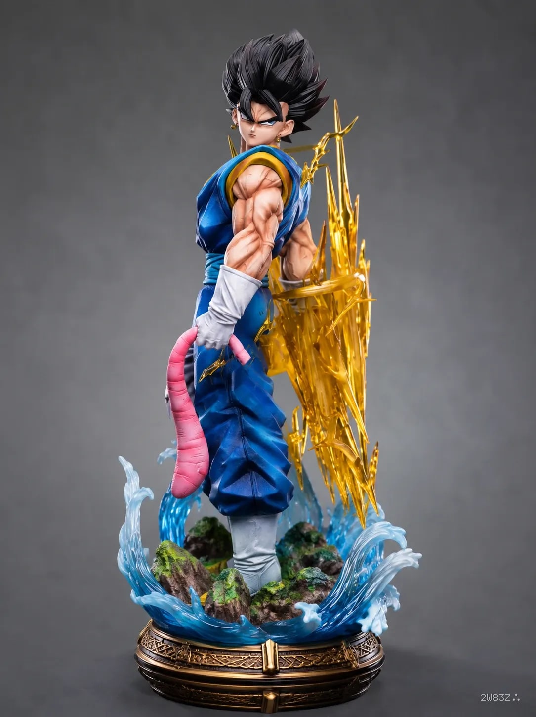 Vegito Super Saiyan Statue