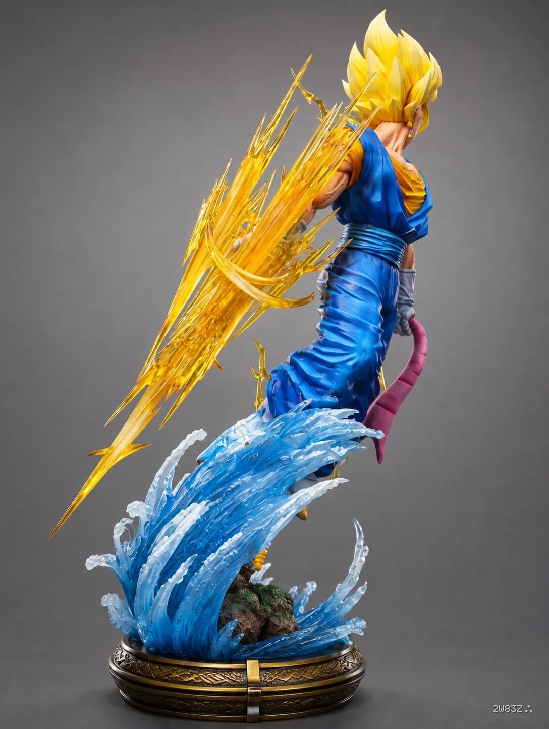 Vegito Super Saiyan Statue