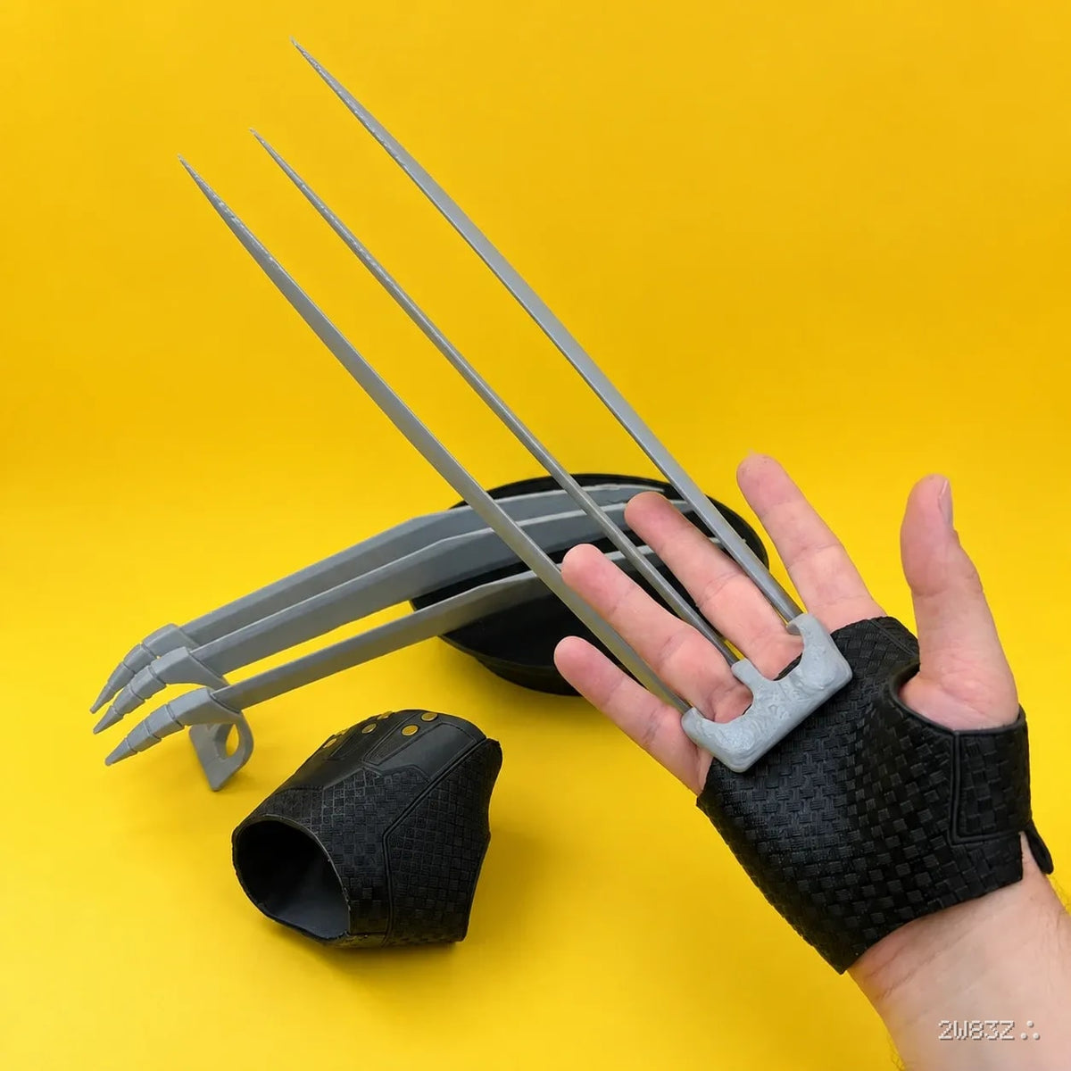 Wolverine Cosplay Claws – 3D Printed Fingerless Glove Claw Gauntlet Prop