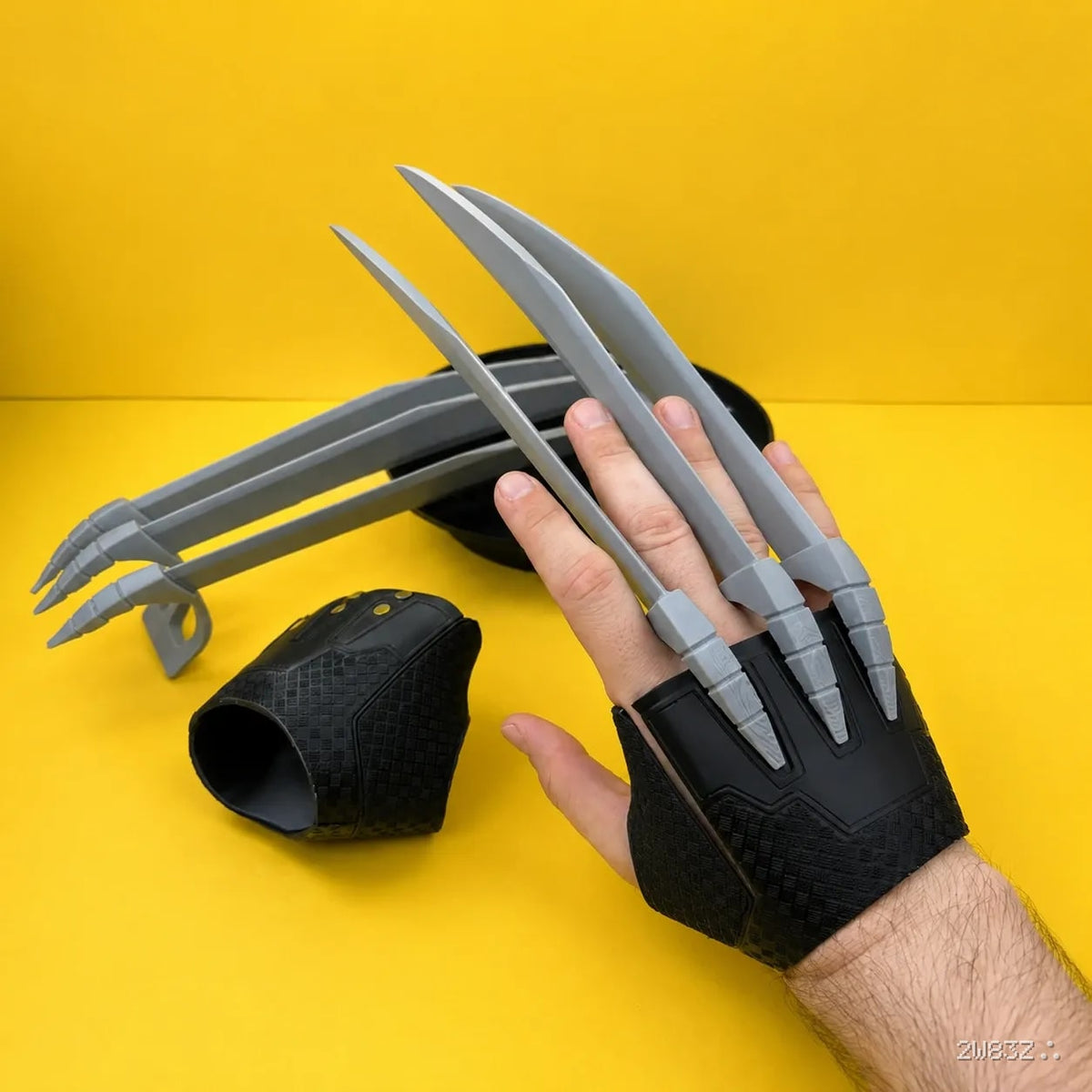 Wolverine Cosplay Claws – 3D Printed Fingerless Glove Claw Gauntlet Prop