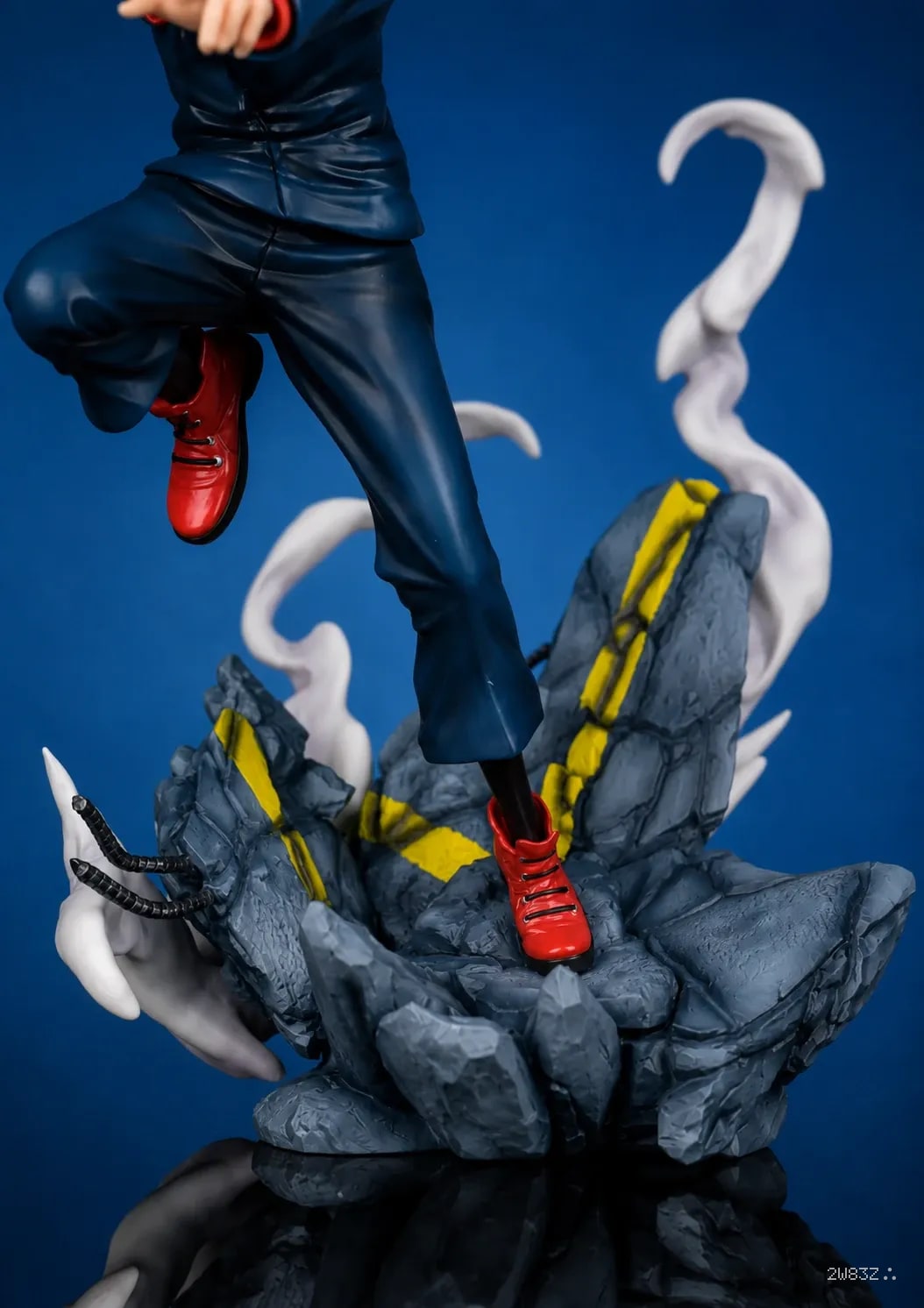 Yolopark Yuji Itadori “Cursed Energy Strike” Statue