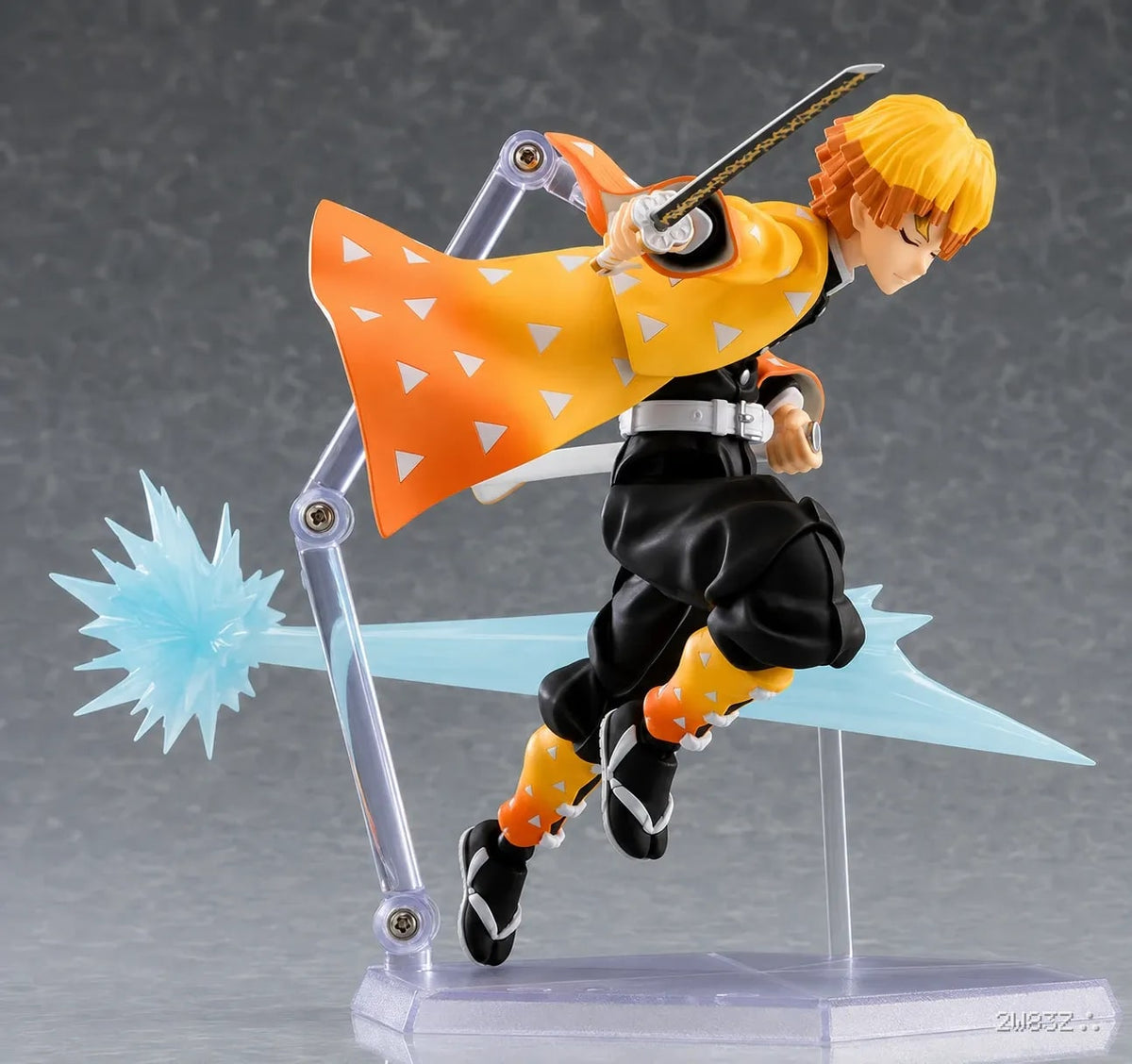 Zenitsu Agatsuma Movable Action Figure – Demon Slayer Anime Collectible