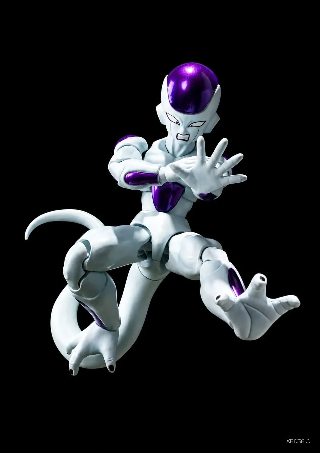 Dragon Ball Z Frieza Final Form Action Figure – Articulated Collectible with Interchangeable Faces & Accessories