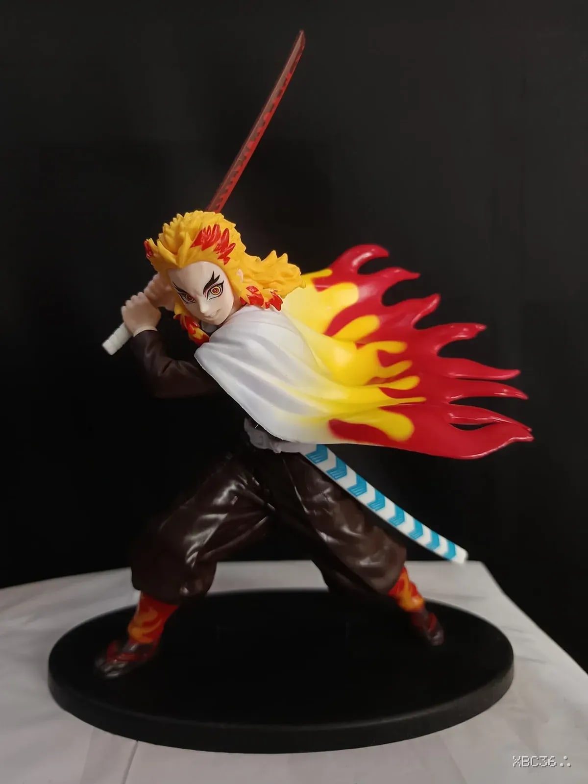 Kyojuro Rengoku – Flame Hashira Battle Stance Figure (Demon Slayer)