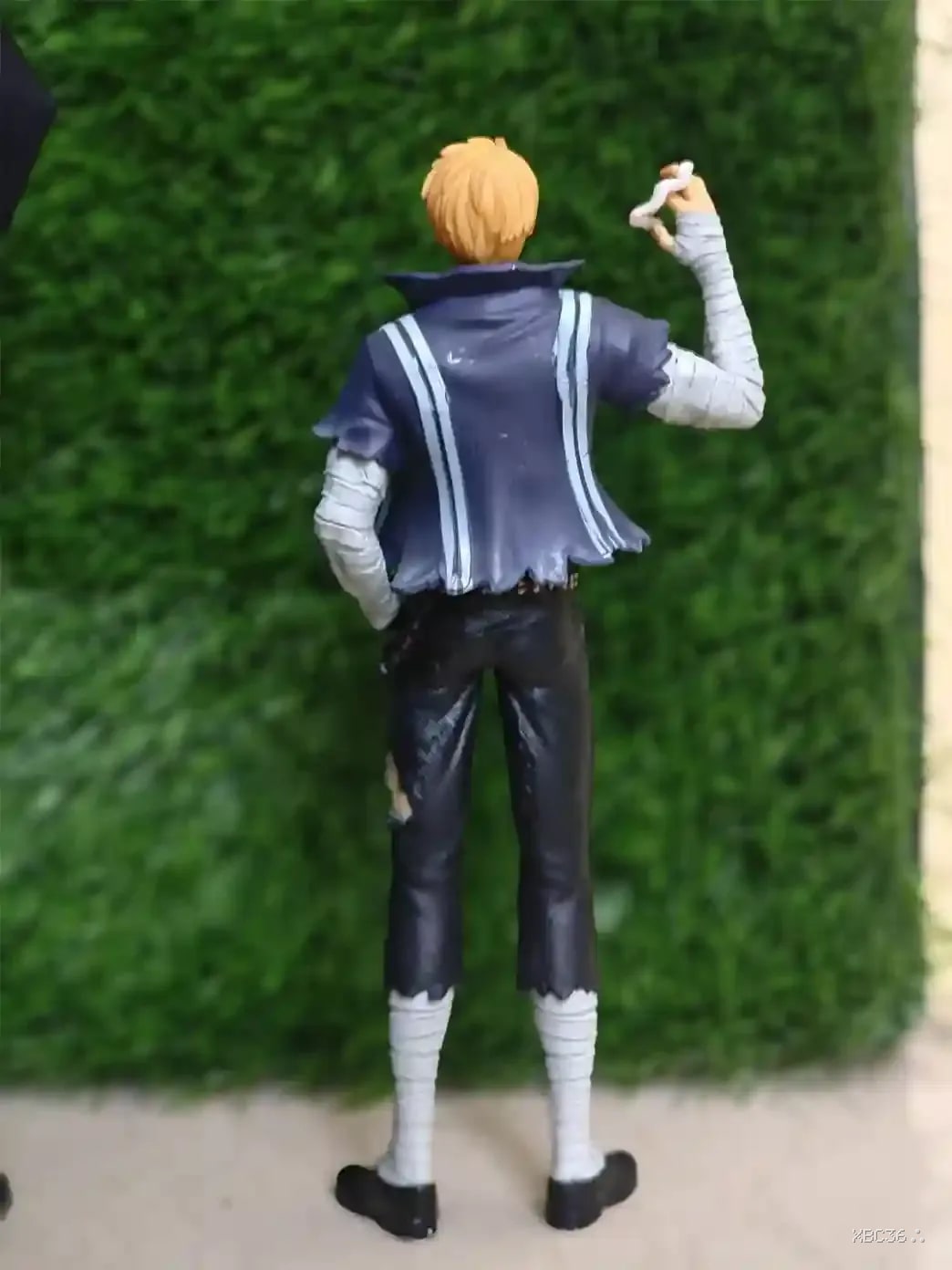 Sanji Bandaged Figure – One Piece Collectible