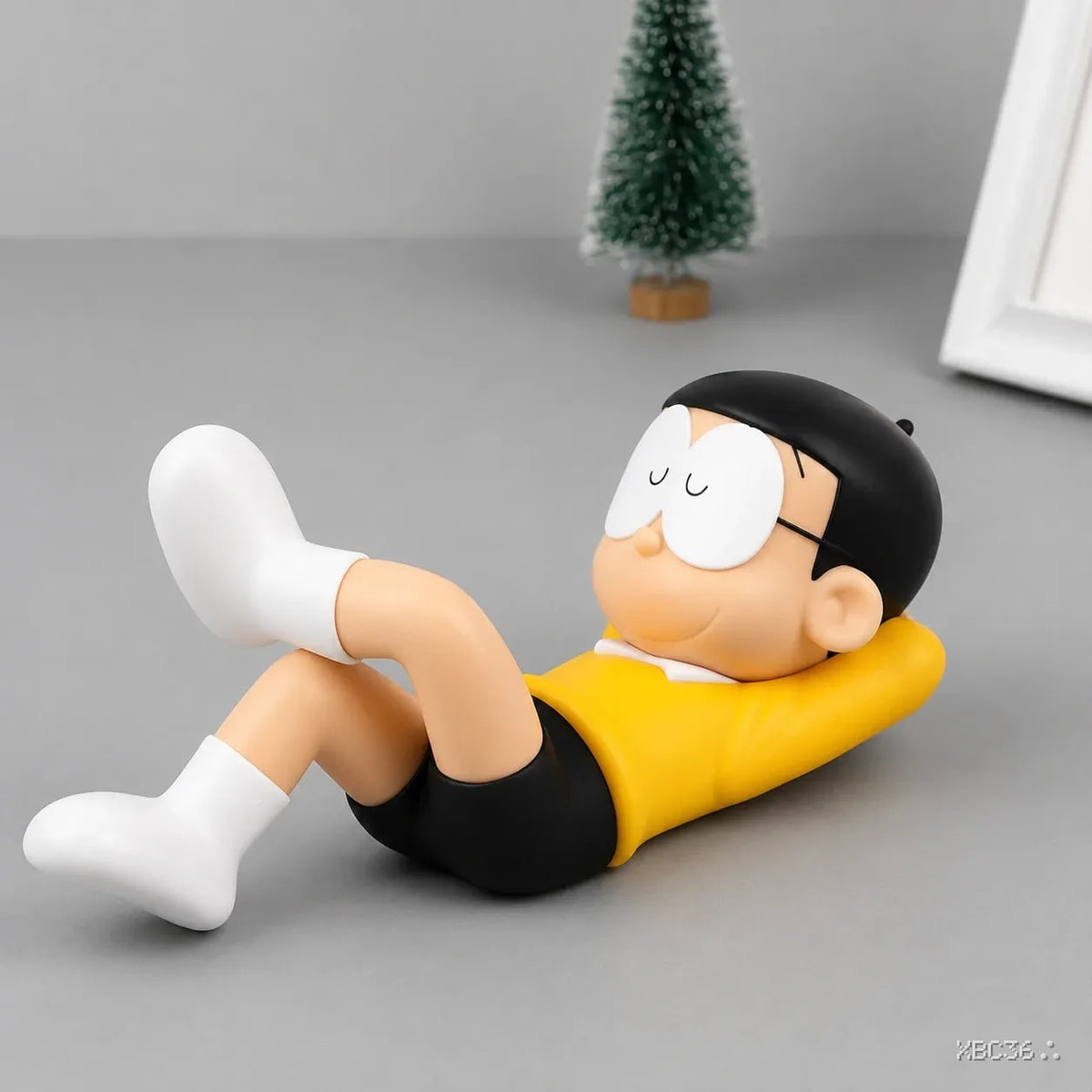 Snooze Nobita Figure (10 cm)