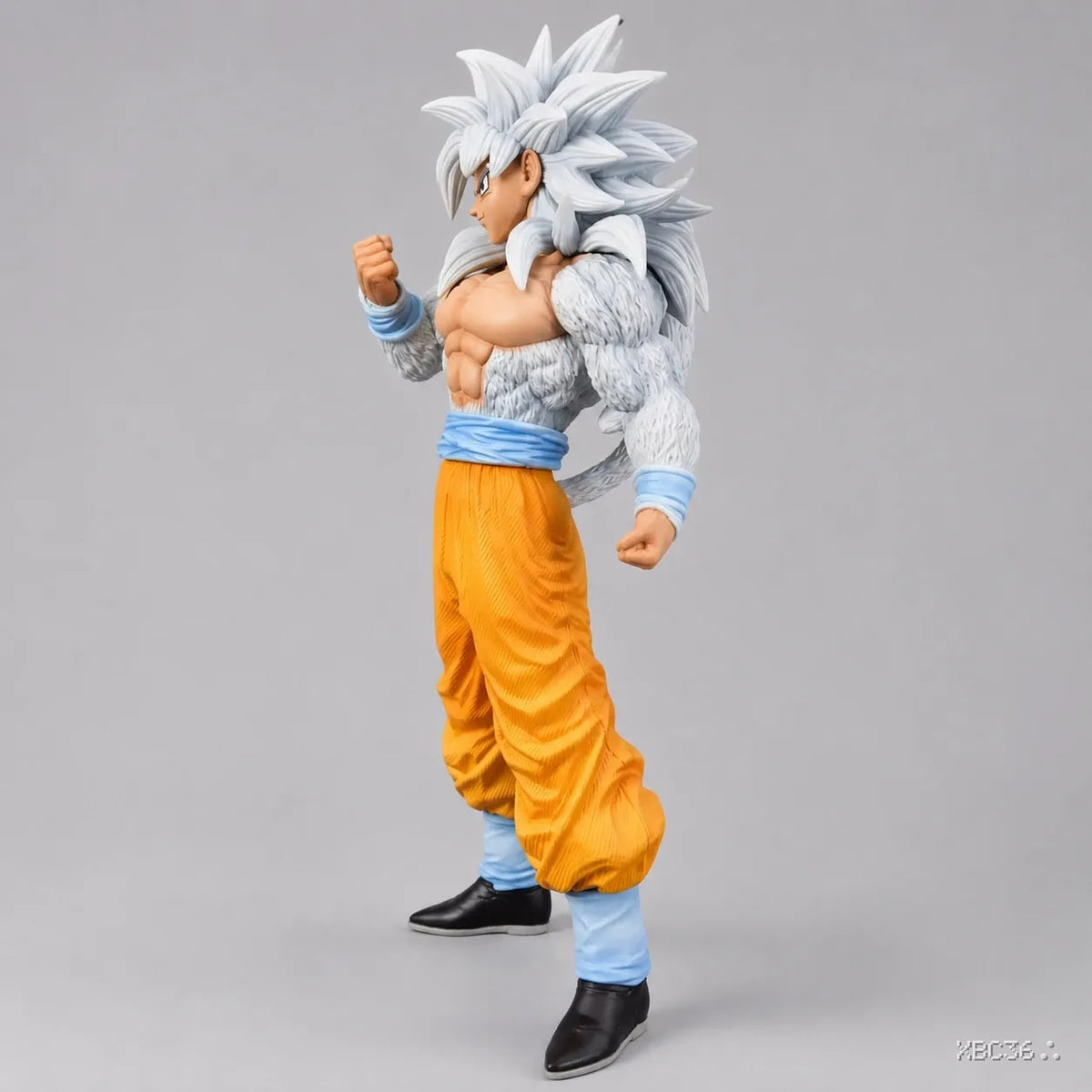 Super Saiyan 5 Goku Statue