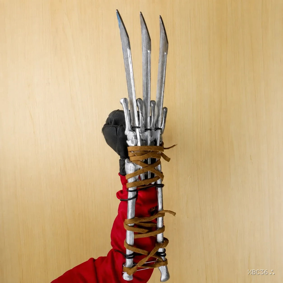 Wolverine Claws – Deadpool Movie Style