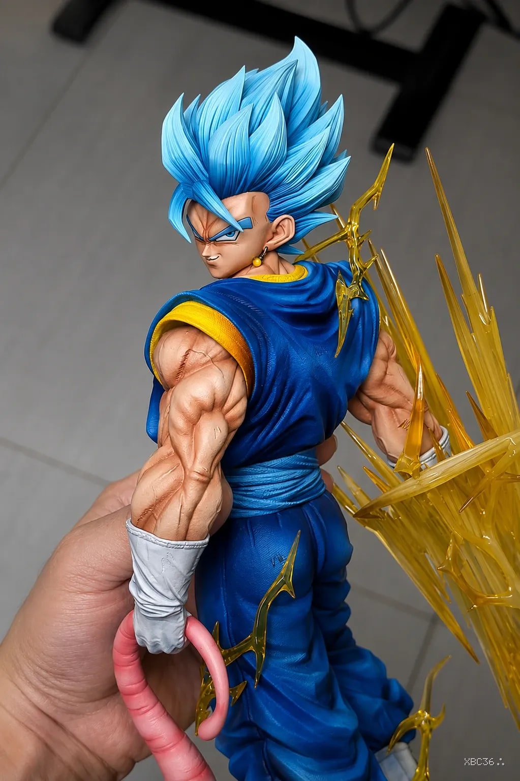 Vegito Super Saiyan Statue